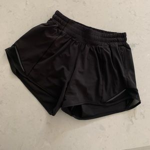 Lululemon Hotty Hot Lined Short 4”